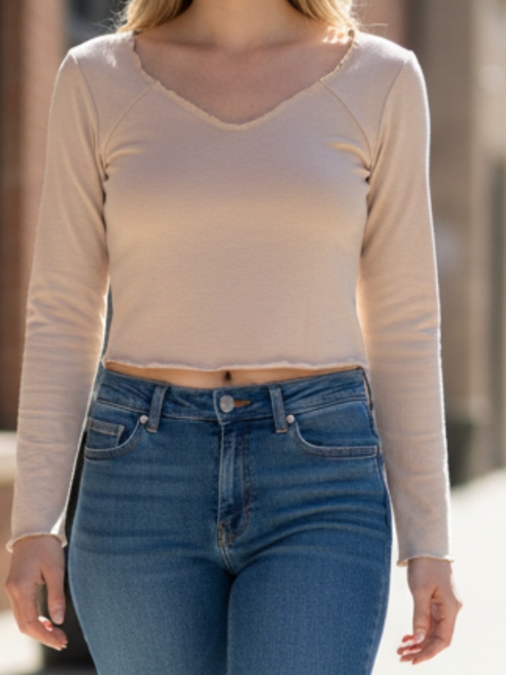 wild fable Tan Long Sleeve Cropped V‑Neck Top, Size XS, NWT